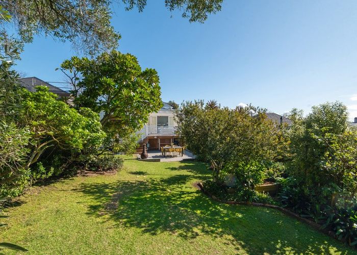  at 18 Roslyn Terrace, Devonport, North Shore City, Auckland