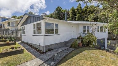  at 40 Batchelor Street, Newlands, Wellington