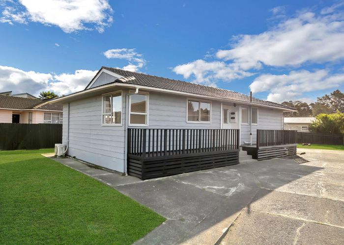  at 5 Tabitha Crescent, Henderson, Waitakere City, Auckland