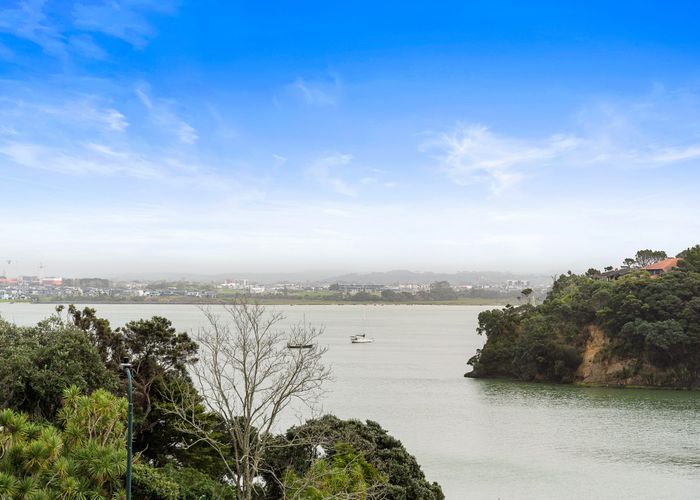  at 99 Island Bay Road, Beach Haven, Auckland