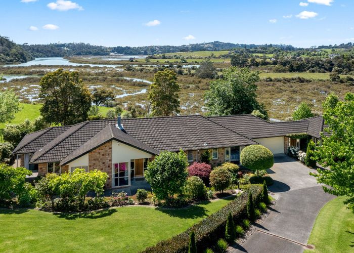  at 85 Whangaparaoa Road, Red Beach, Red Beach