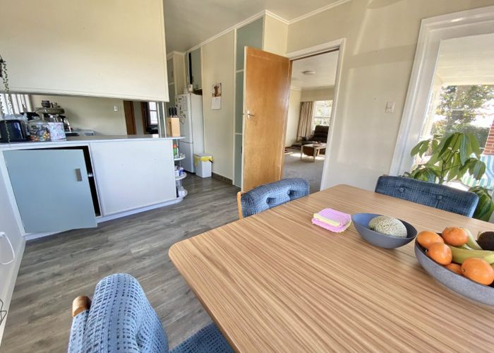  at 2 Barnicoat Place, Richmond