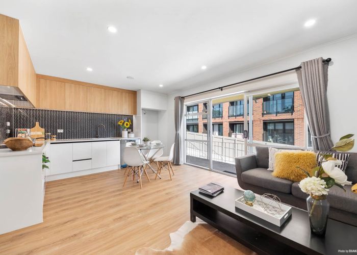  at 4/2 Herbert Road, Mount Eden, Auckland