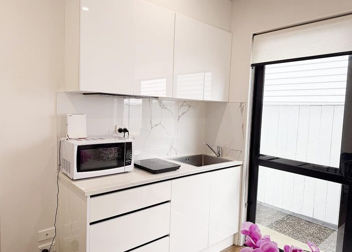  at 32 Tipu Road, Flat Bush, Manukau City, Auckland