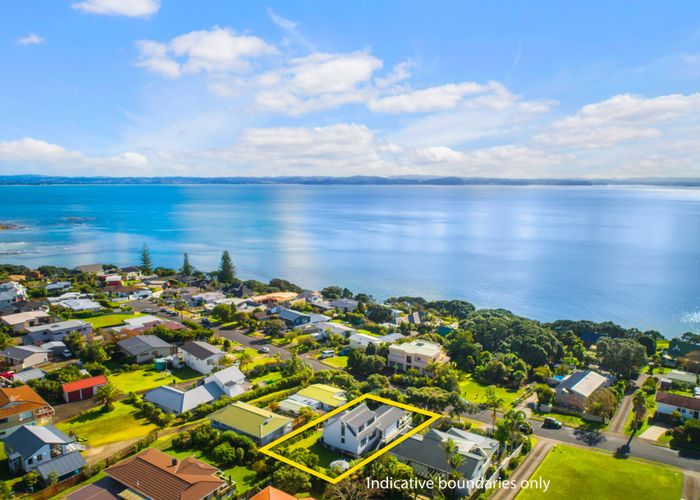  at 33 Pacific Parade, Army Bay, Whangaparaoa