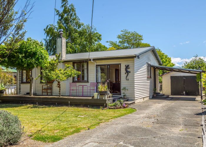  at 286 High Street South, Carterton
