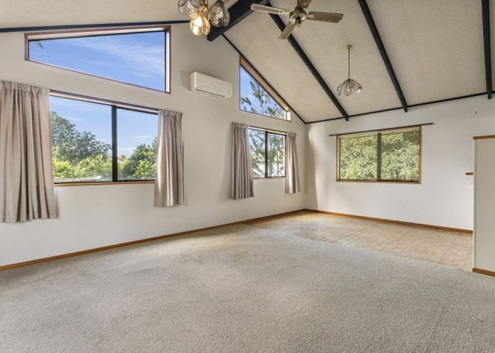  at 5 Johnston Place, Welcome Bay, Tauranga