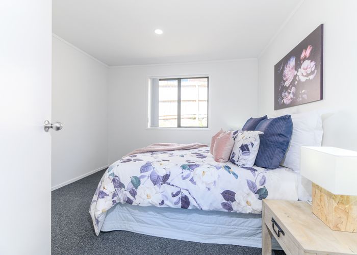  at 8 Dovey Place, Massey, Auckland