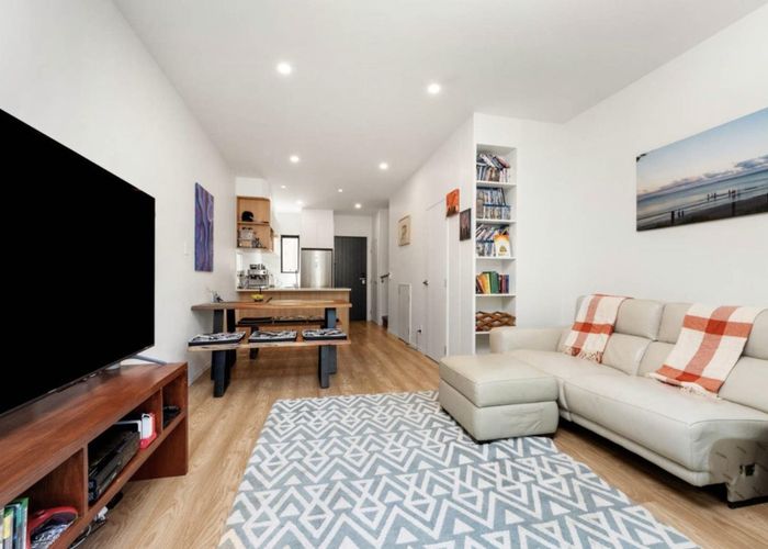  at 4/28 Vodanovich Road, Te Atatu South, Waitakere City, Auckland