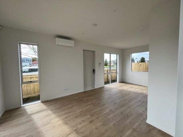 at 1/3 Great South Road, Papatoetoe, Manukau City, Auckland