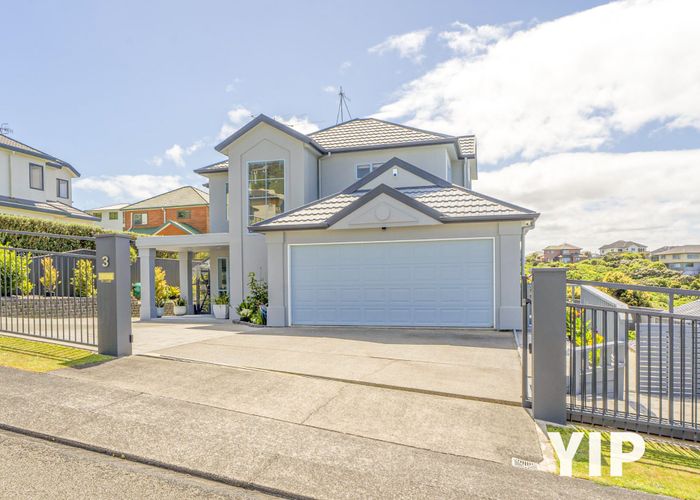  at 3 Forbes Lane, Newlands, Wellington