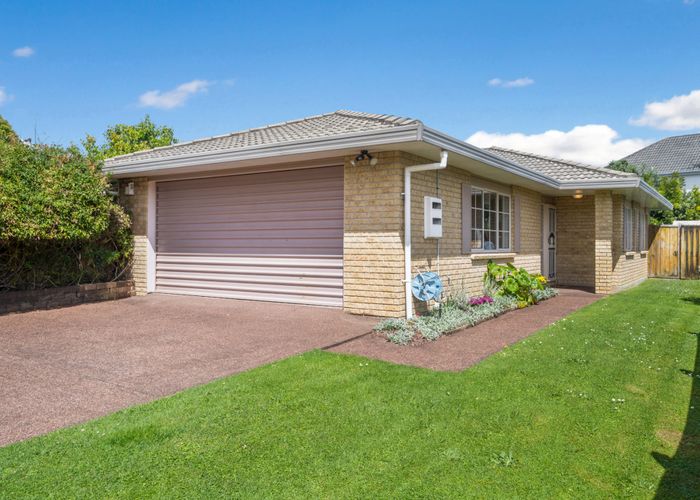  at 25 John Lister Close, Golflands, Auckland