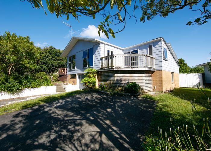  at 9 Cockayne Crescent, Sunnynook, Auckland