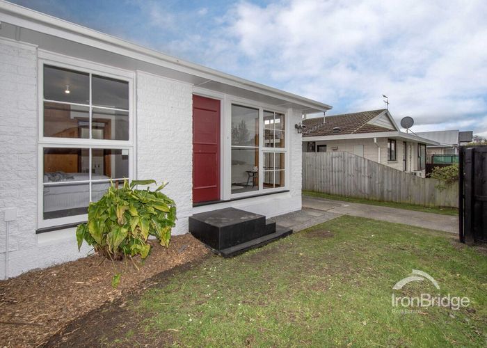  at 2/493 Barbadoes Street, Edgeware, Christchurch