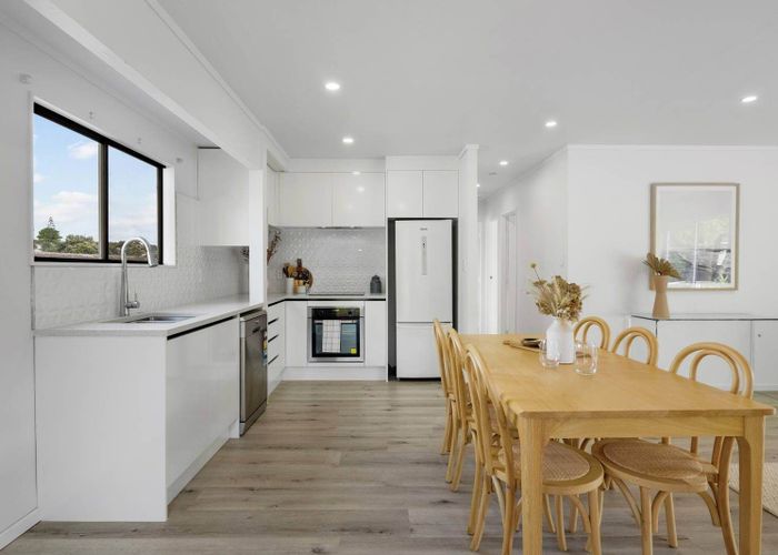  at 2/69 Simon Ellice Drive, Bayview, Auckland