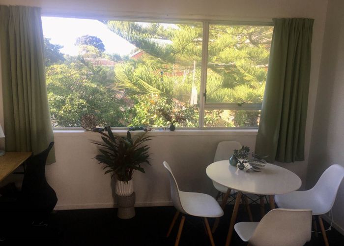  at 2/90 Titirangi Road, New Lynn, Auckland