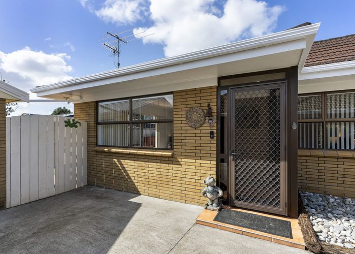  at 2/14 Paton Avenue, Papatoetoe, Auckland