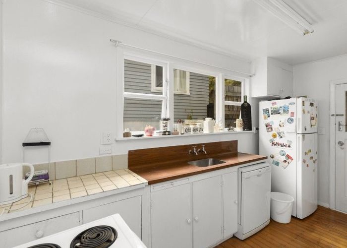  at 20 Manor Drive, Stokes Valley, Lower Hutt, Wellington
