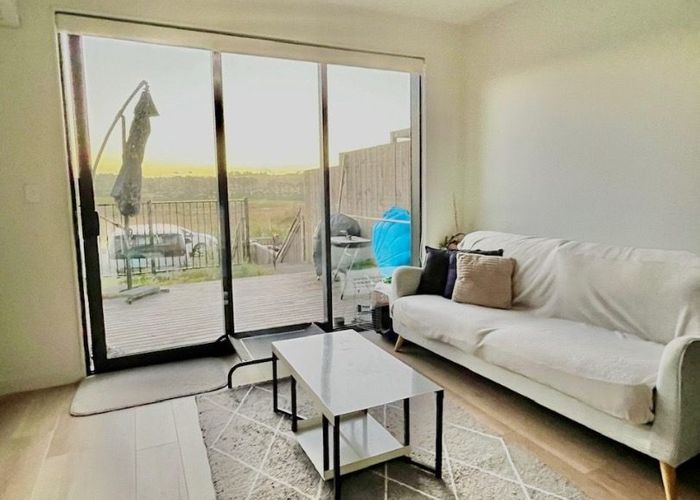  at 98 Tarapuka Road, Westgate, Waitakere City, Auckland