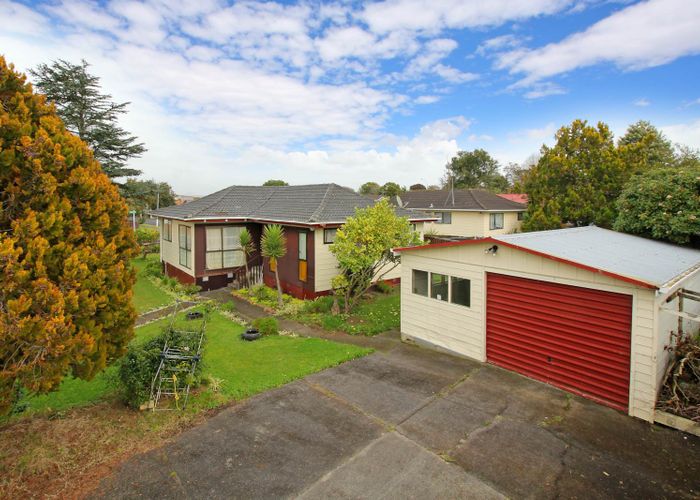  at 2 Foxlaw Street, Randwick Park, Auckland