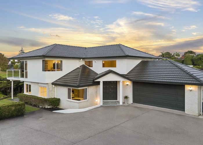  at 64 Panapa Drive, Saint Johns, Auckland