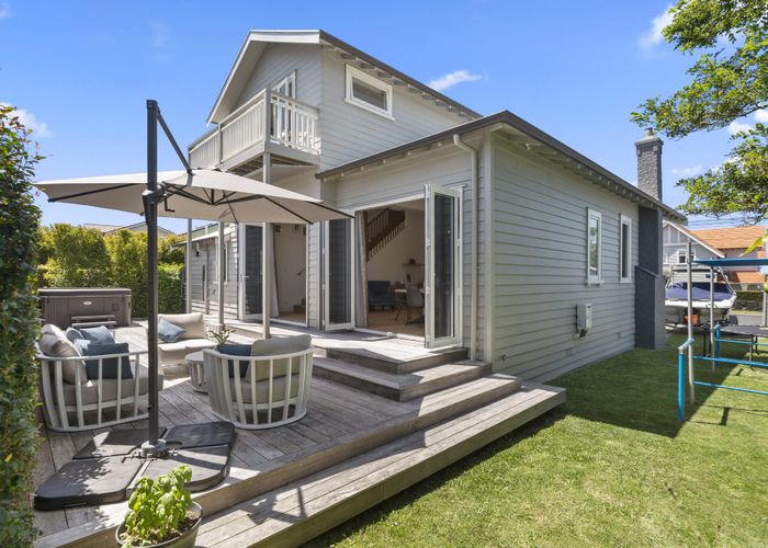  at 1/50 Norwood road, Bayswater, Auckland