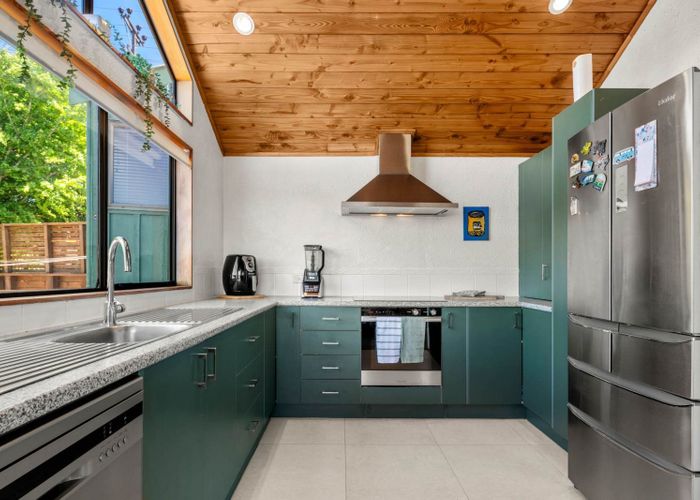  at 961 East Coast Road, Torbay, North Shore City, Auckland