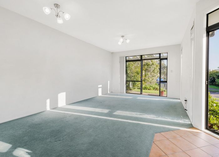  at 9/2 Armoy Drive, East Tamaki, Auckland
