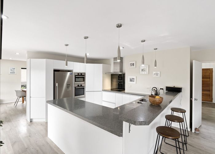  at 130 Onetaunga Road, Chatswood, Auckland