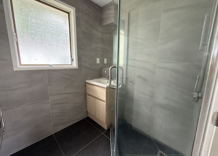  at 2/12 Chesley Place, Half Moon Bay, Manukau City, Auckland