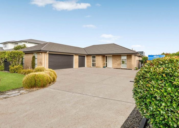  at 18 Defender Crescent, Beachlands, Auckland