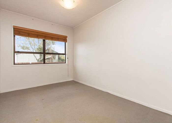  at 2/6 Miami Street, Mangere East, Manukau City, Auckland
