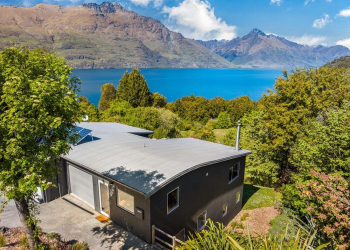 at 14A McKerrow Place, Sunshine Bay, Queenstown