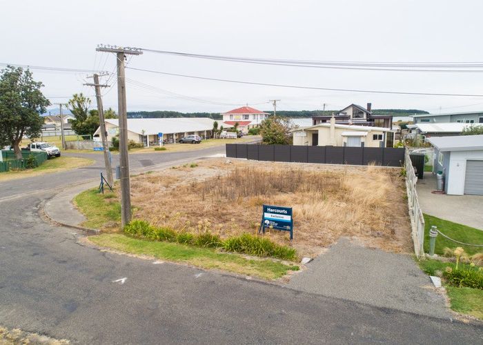  at 1 Hall Place, Foxton Beach, Horowhenua, Manawatu / Whanganui
