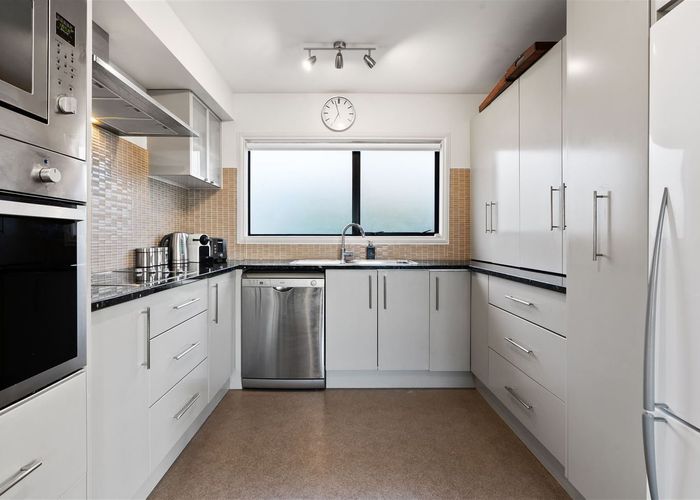  at 2/12 Santa Monica Place, Goodwood Heights, Manukau City, Auckland