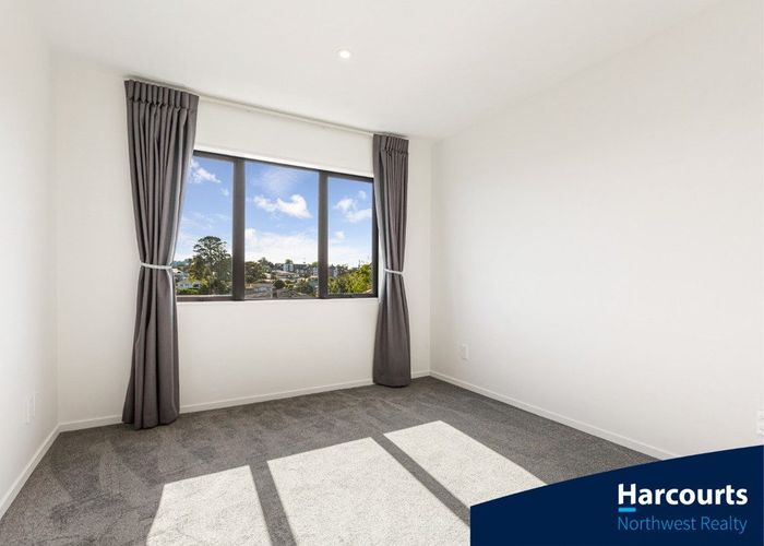  at 15/28 Lavelle Road, Henderson, Waitakere City, Auckland