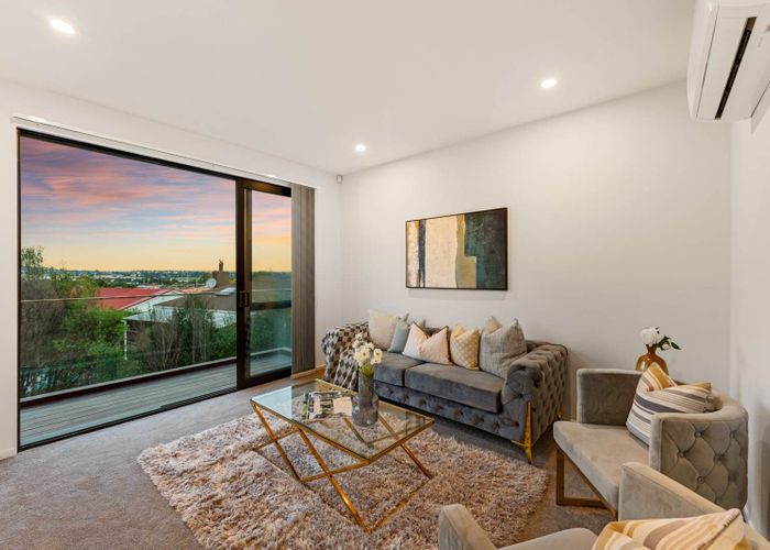  at 6C Tiroroa Avenue, Te Atatu South, Waitakere City, Auckland