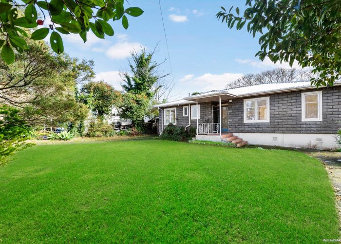  at 12 Larnoch Road, Henderson, Waitakere City, Auckland