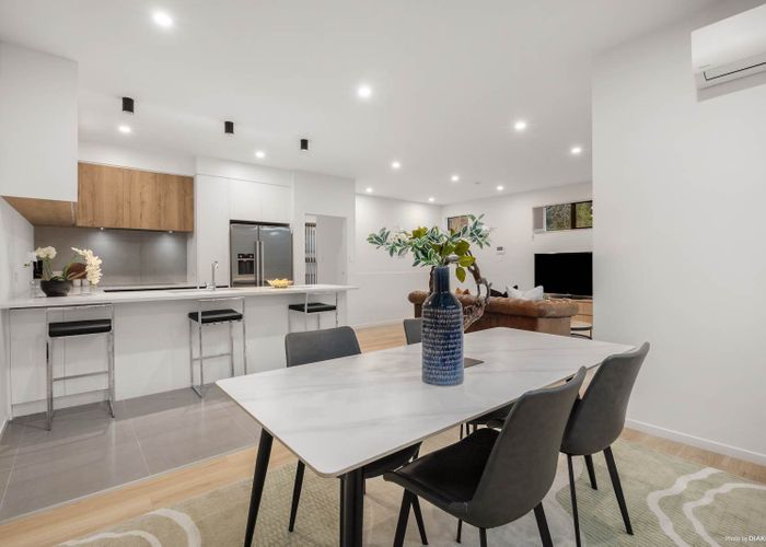  at 296A East Coast Road, Forrest Hill, North Shore City, Auckland