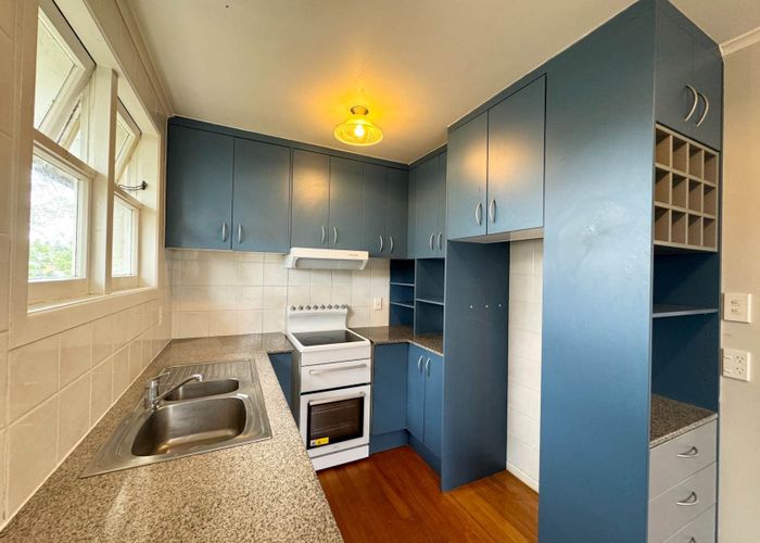  at 2/214 Campbell Road, Greenlane, Auckland City, Auckland