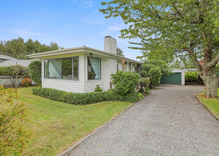  at 2 Gradwell Place, Two Mile Bay, Taupo
