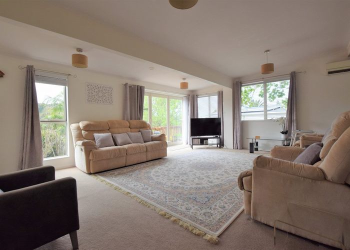  at 21 Grassmere Road, Henderson Valley, Auckland