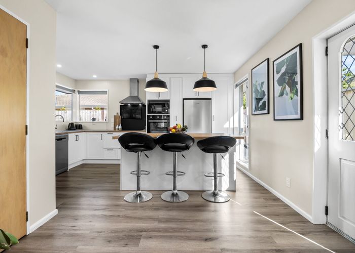  at 2/61 Laing Crescent, Heathcote, Christchurch City, Canterbury