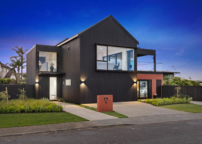  at 10 Vaughan Crescent, Murrays Bay, Auckland