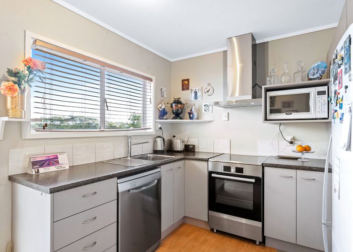  at 1/207 Glamorgan Drive, Torbay, Auckland