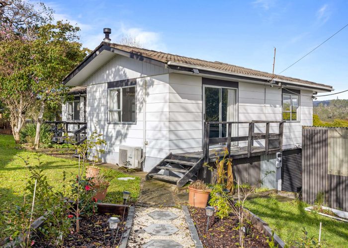 at 5 Wallace Road, Ranui, Waitakere City, Auckland
