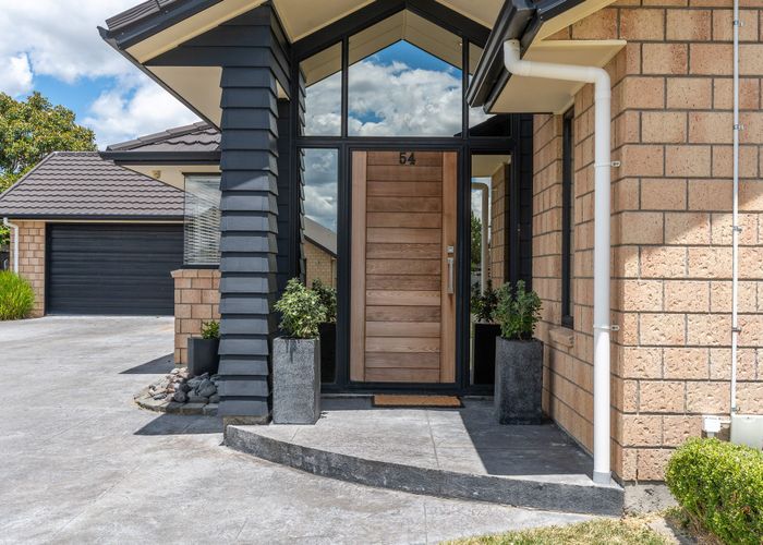  at 54 Palliser Drive, Huntington, Hamilton