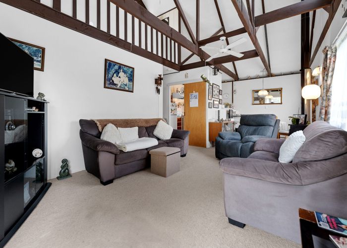  at 11B Honey Place, Weymouth, Auckland