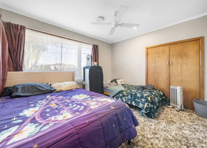  at 14 Oxford Road, Manurewa, Manukau City, Auckland