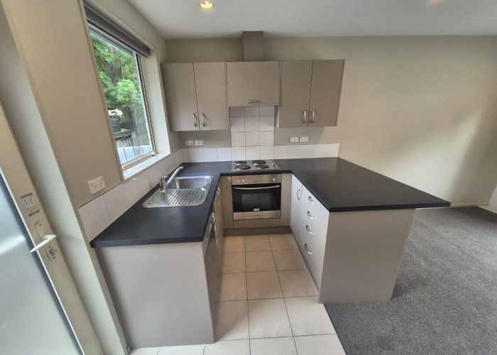  at 2/296 Bealey Avenue, City Centre, Christchurch City, Canterbury